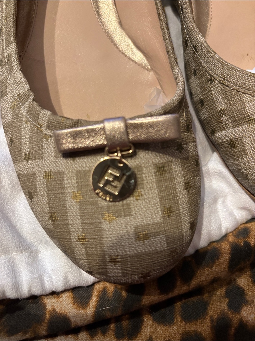 Fendi Beige Monogram Ballet Flats with Metallic Bow Charm size 39.5 - Picture 8 of 8